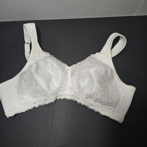 Playtex White Lace Bra with Adjustable Straps